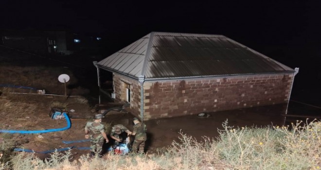 Güclü yağış Gəncədə bir sıra fəsadlar törədib (FOTO)