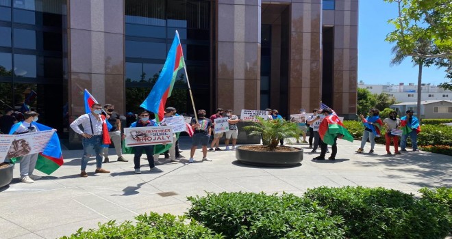 Los Ancelesdə ermənilər Azərbaycanlı nümayişçilərə hücum edib (FOTO)